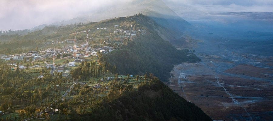 Cémoro Lawang por el amanecer