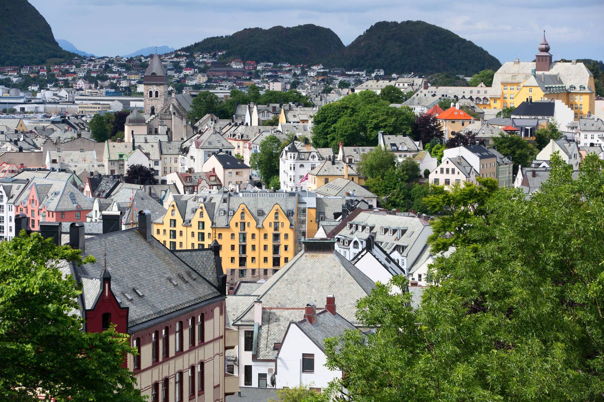 Alesund is a sea port, and is noted for its unique concentration of Art Nouveau architecture. The Norwegian Centre of Art Nouveau Architecture, Jugendstilsenteret, is situated in Alesund.