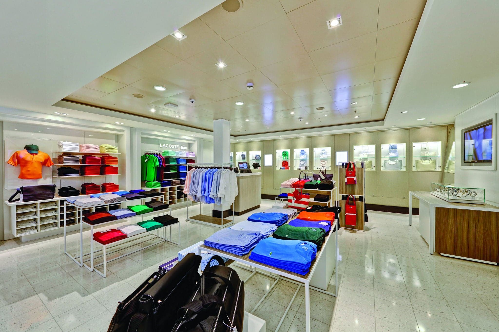 NCL Joy Shopping Tradewinds