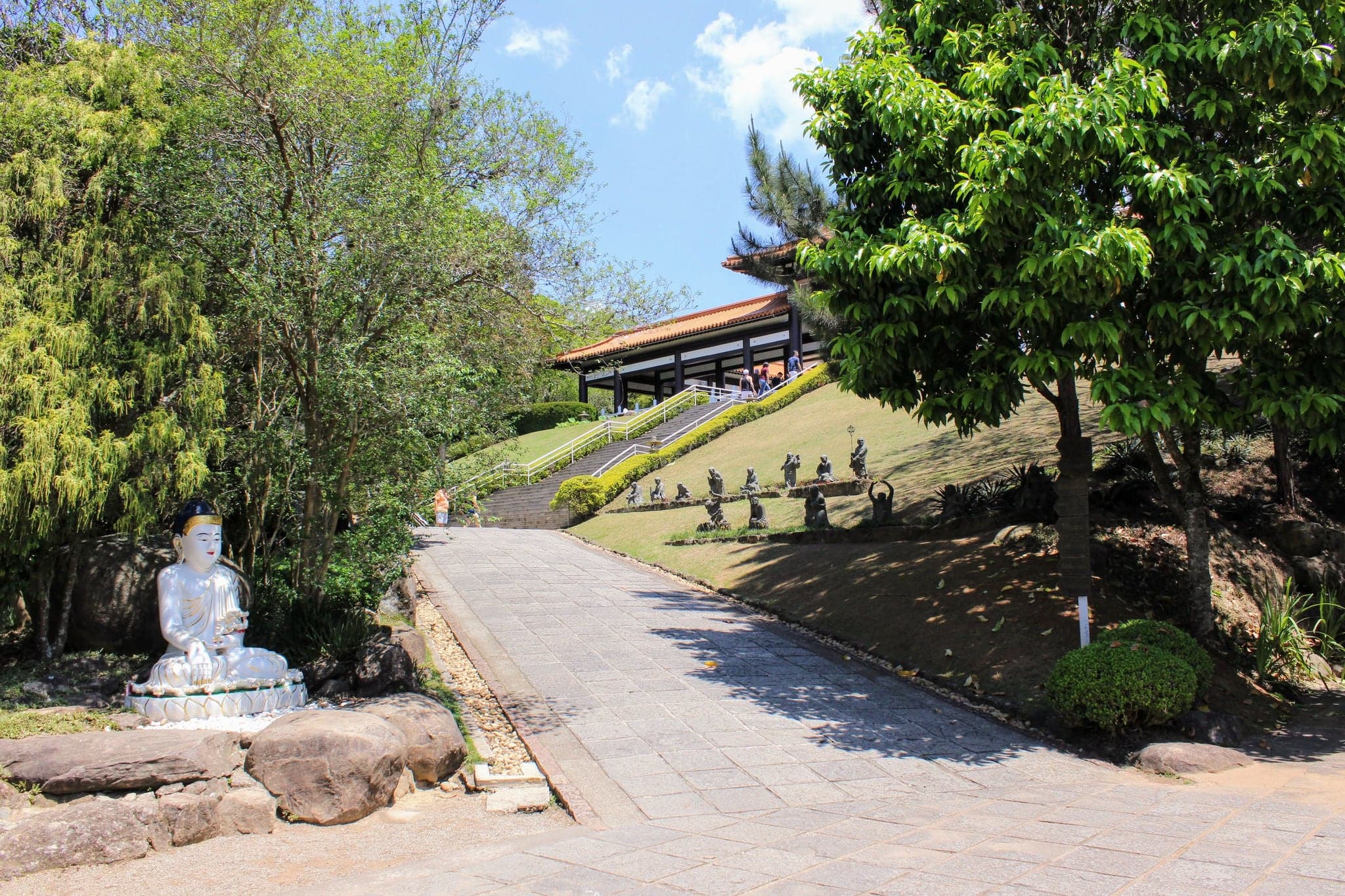 TEMPLE BUDDHIST  PARK TOURIST NATURAL