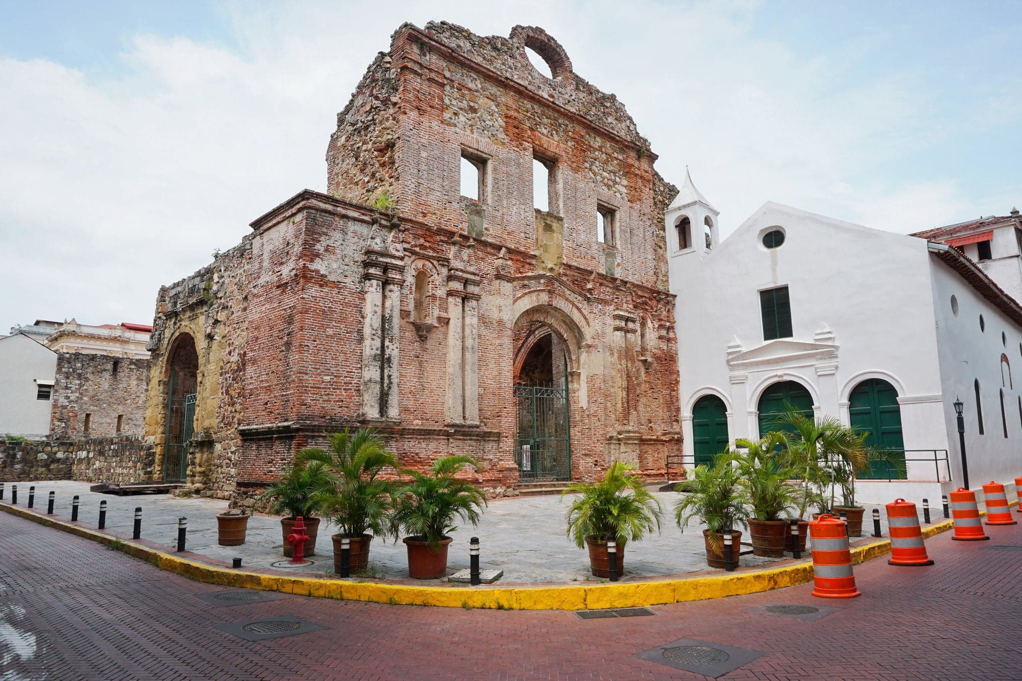 Ruin of the Santo Domingo convent, Casco Viejo, Panama City, Panama, Central America