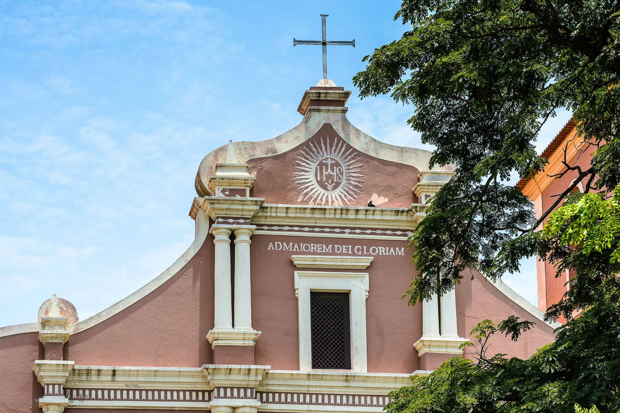 Admaiorem dei gloriam, Luanda, Angola