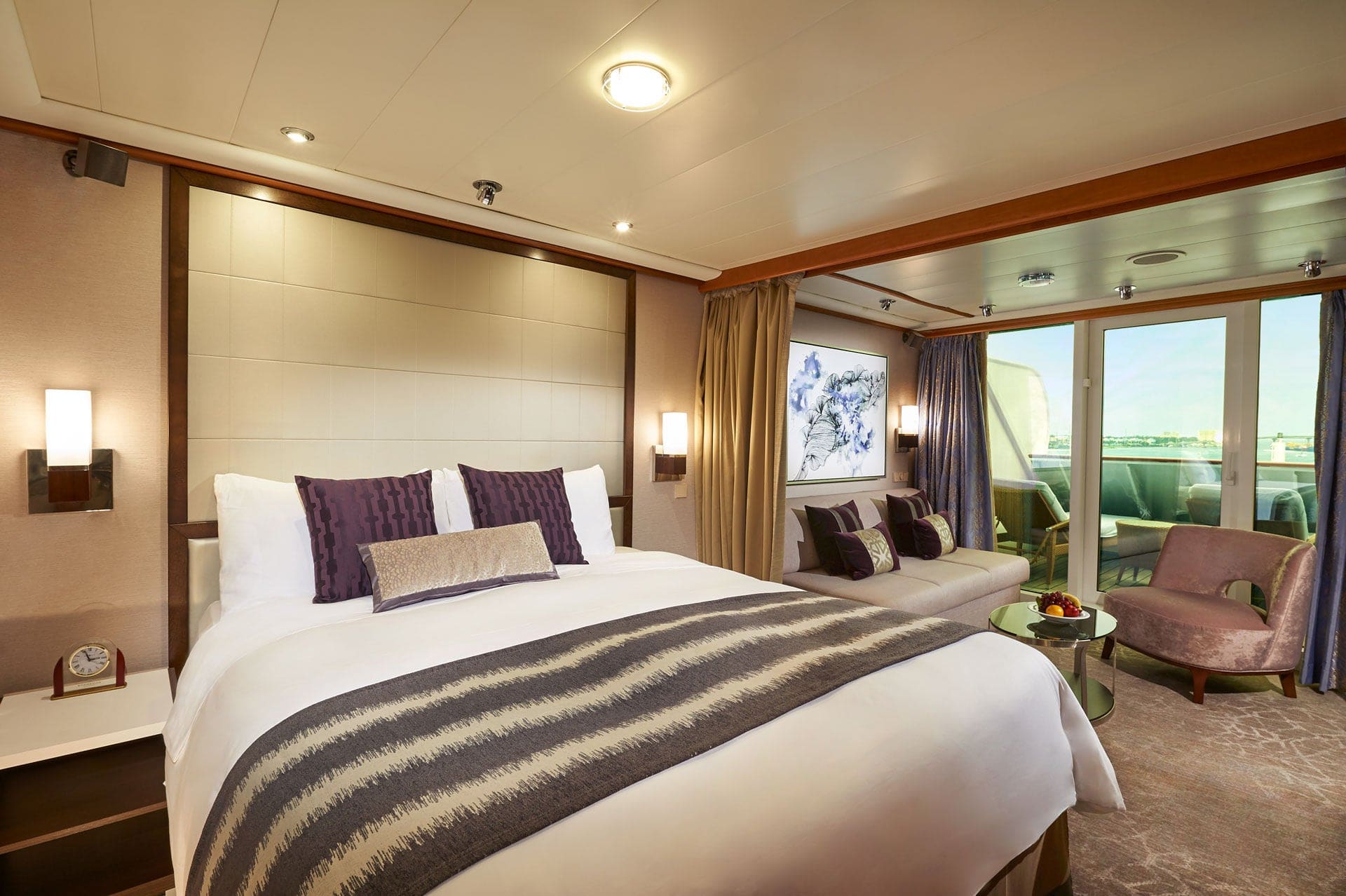 Forward Facing Deluxe Penthouse with Large Balcony, Norwegian Sun