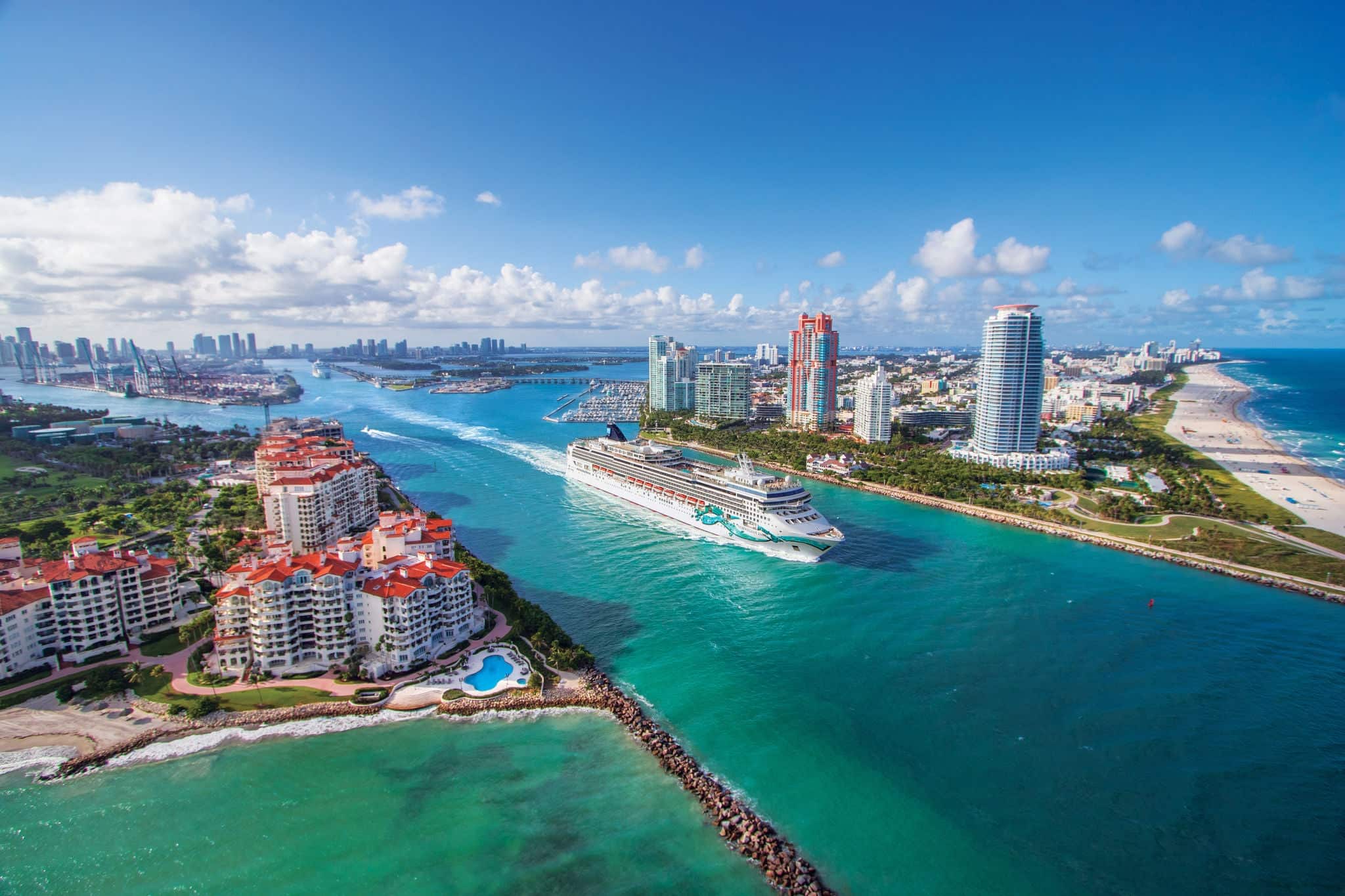 Norwegian Jade, Cruise Line