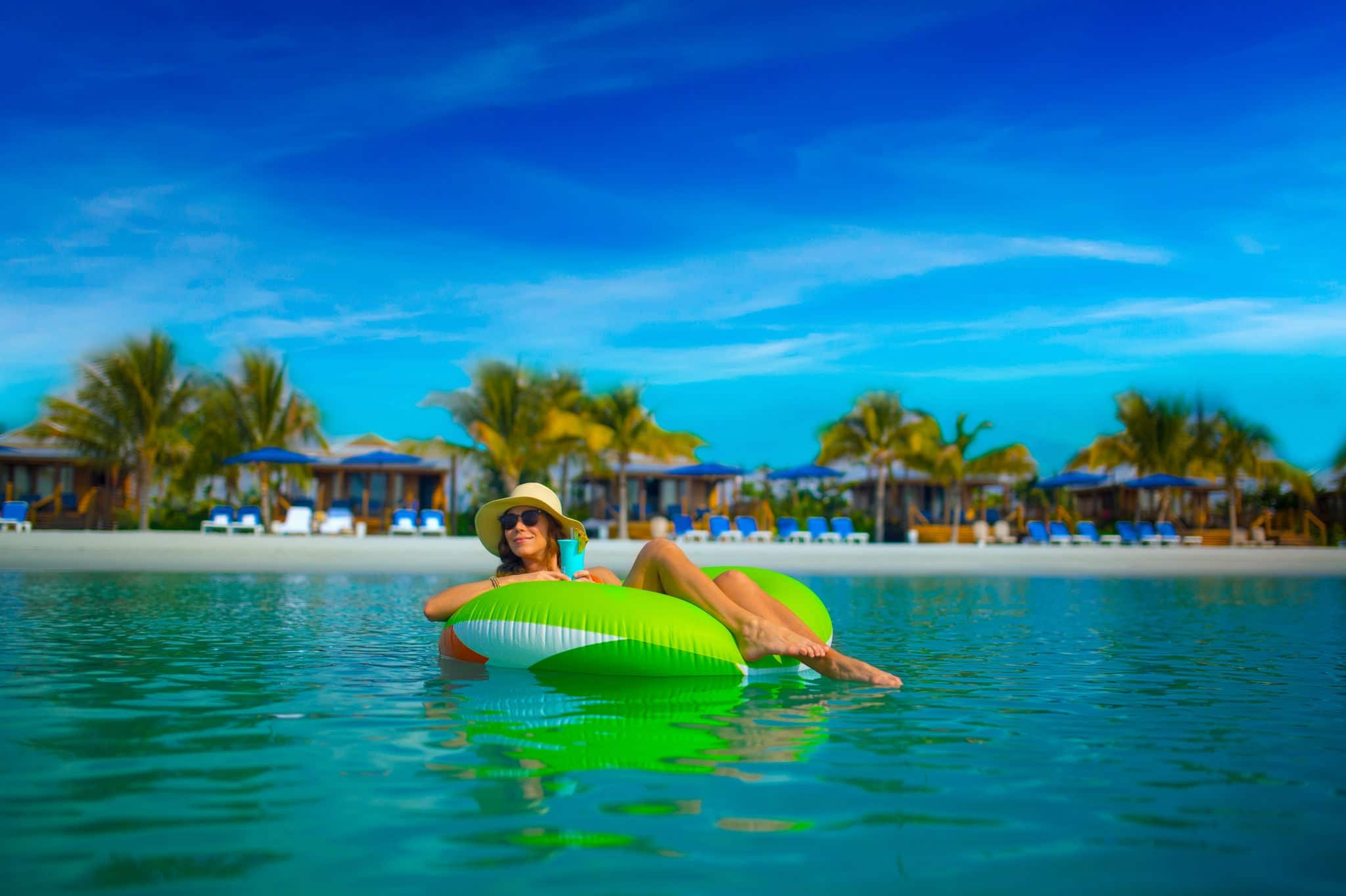 Harvest Caye Beach