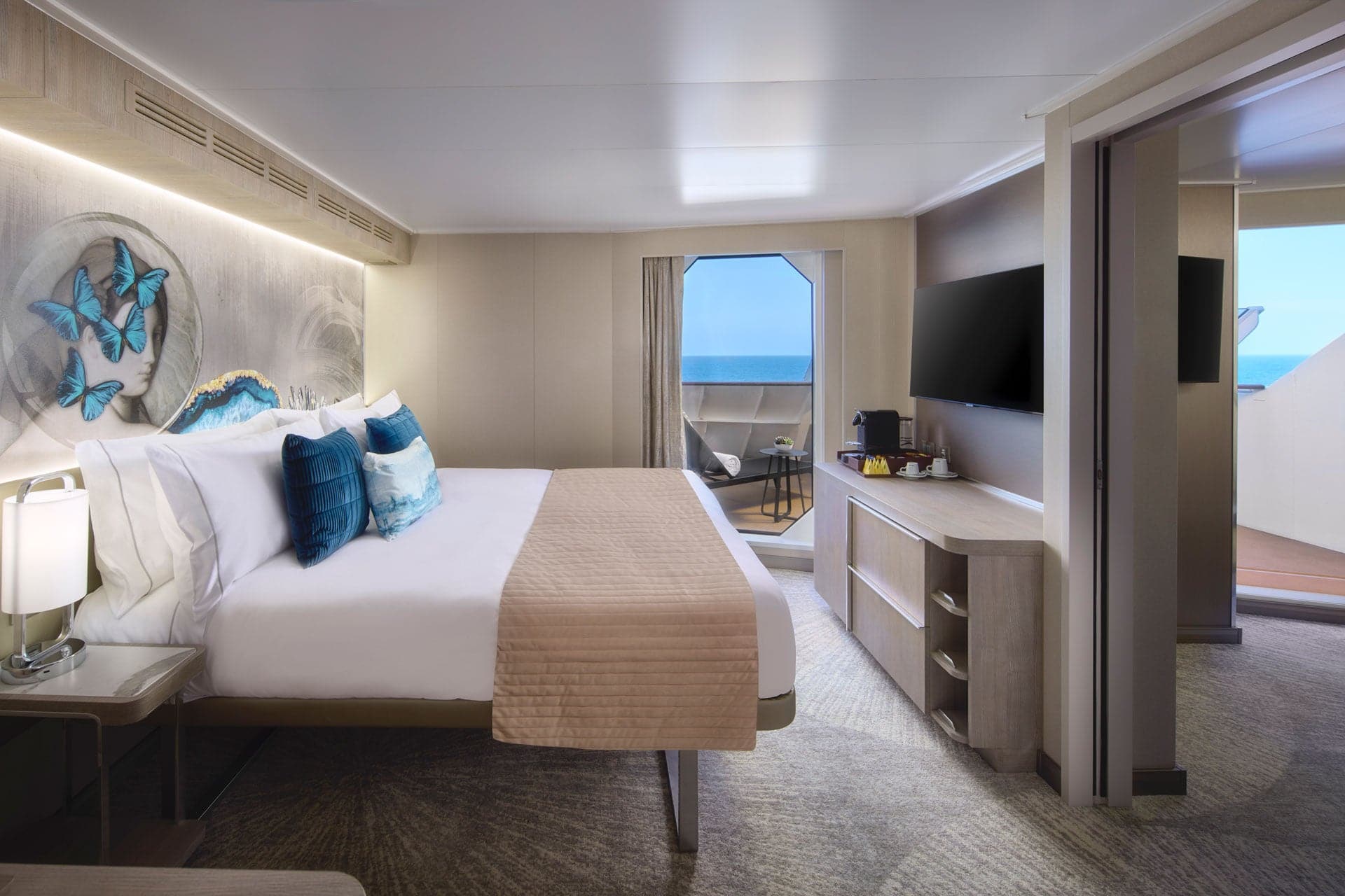 Suite with Large Balcony, Norwegian Prima
