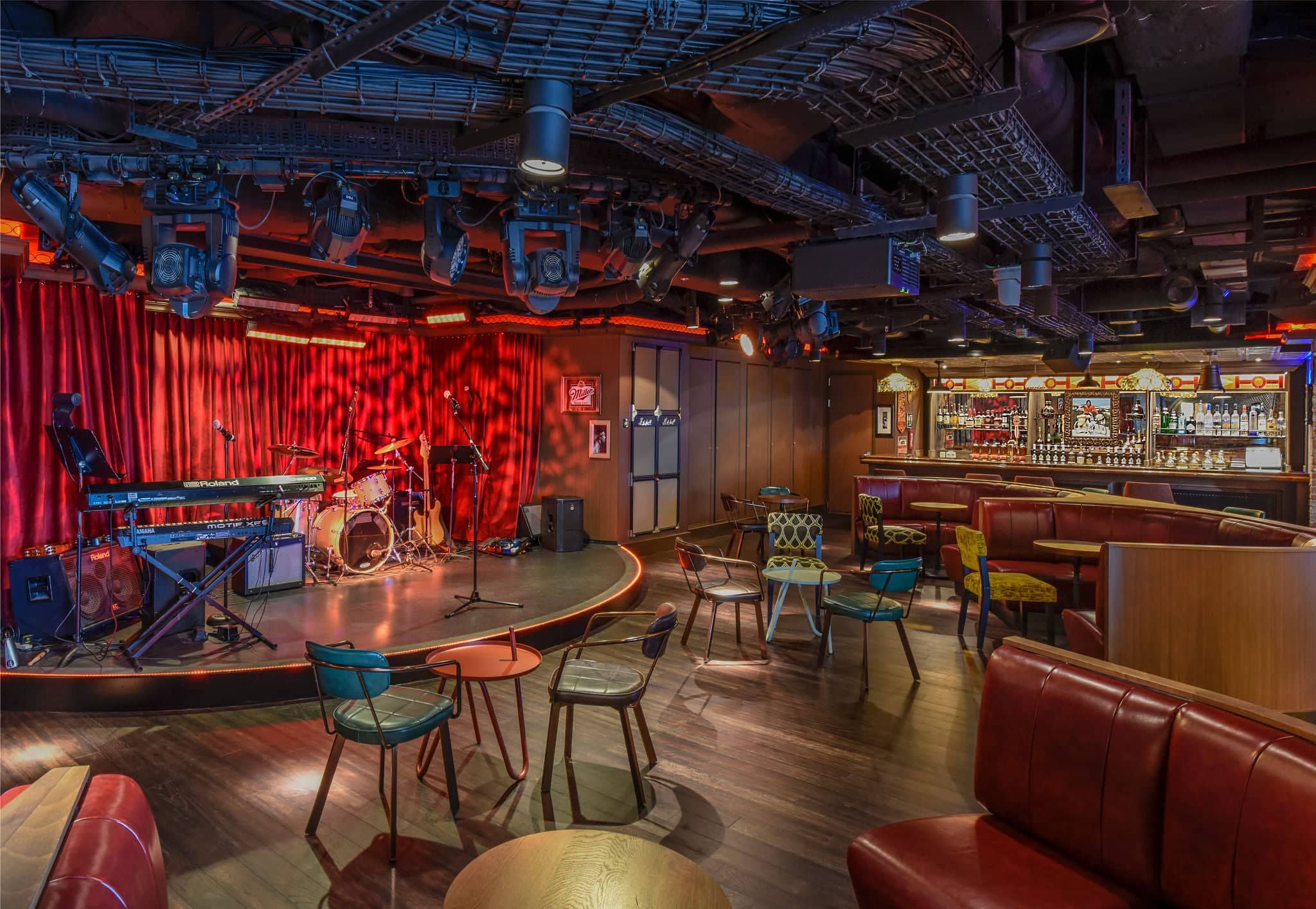 NCL Breakaway Bars Lounges Syd Normans Pour House