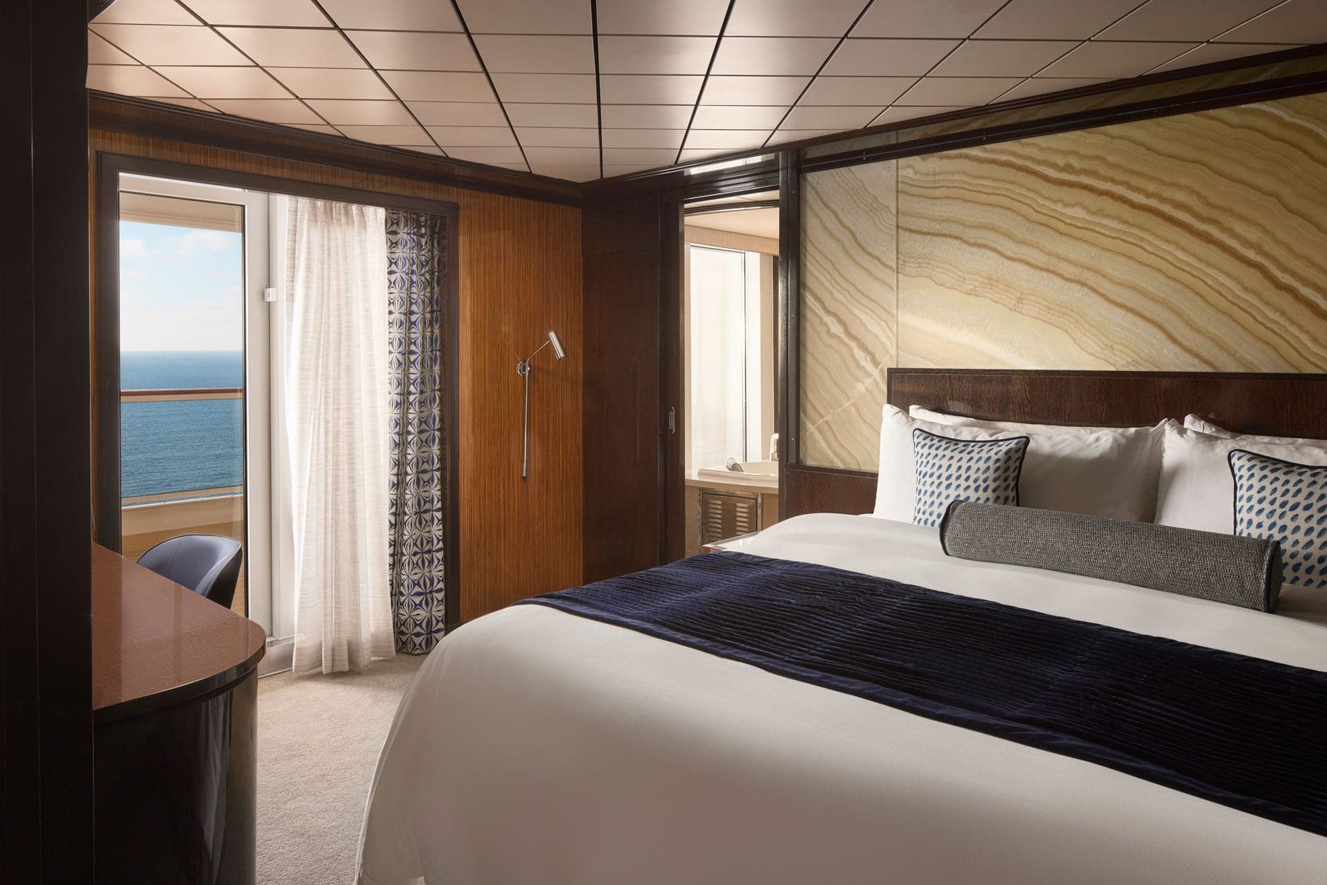 Suite principal Deluxe con balcón grande, Pride of America
