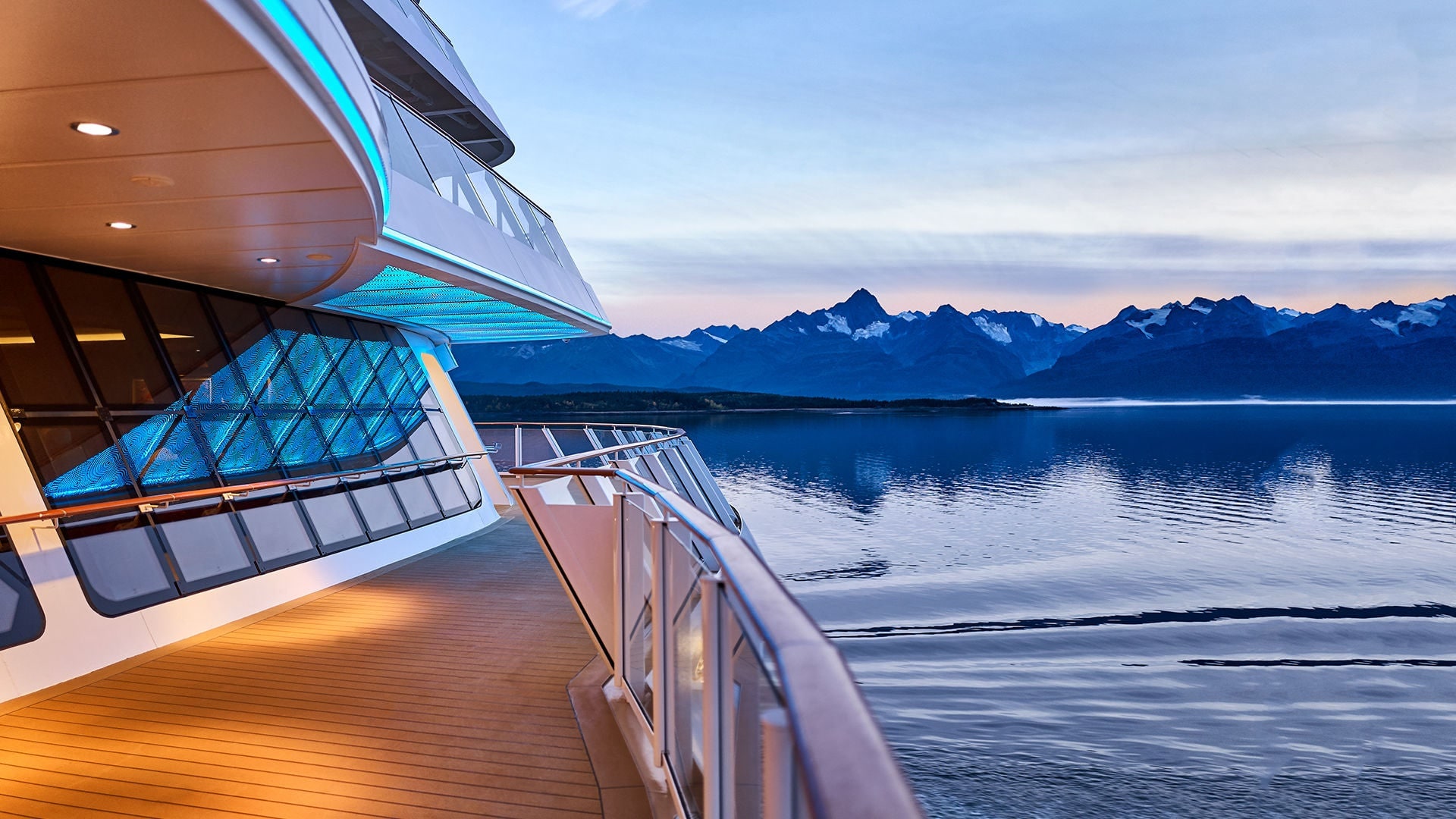 Norwegian Bliss, Cruise Line