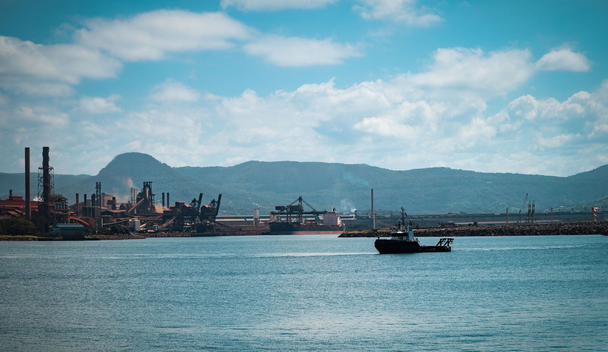 Scenic view of sea against sky-Port Kembla Outer Harbour Boat Ramp