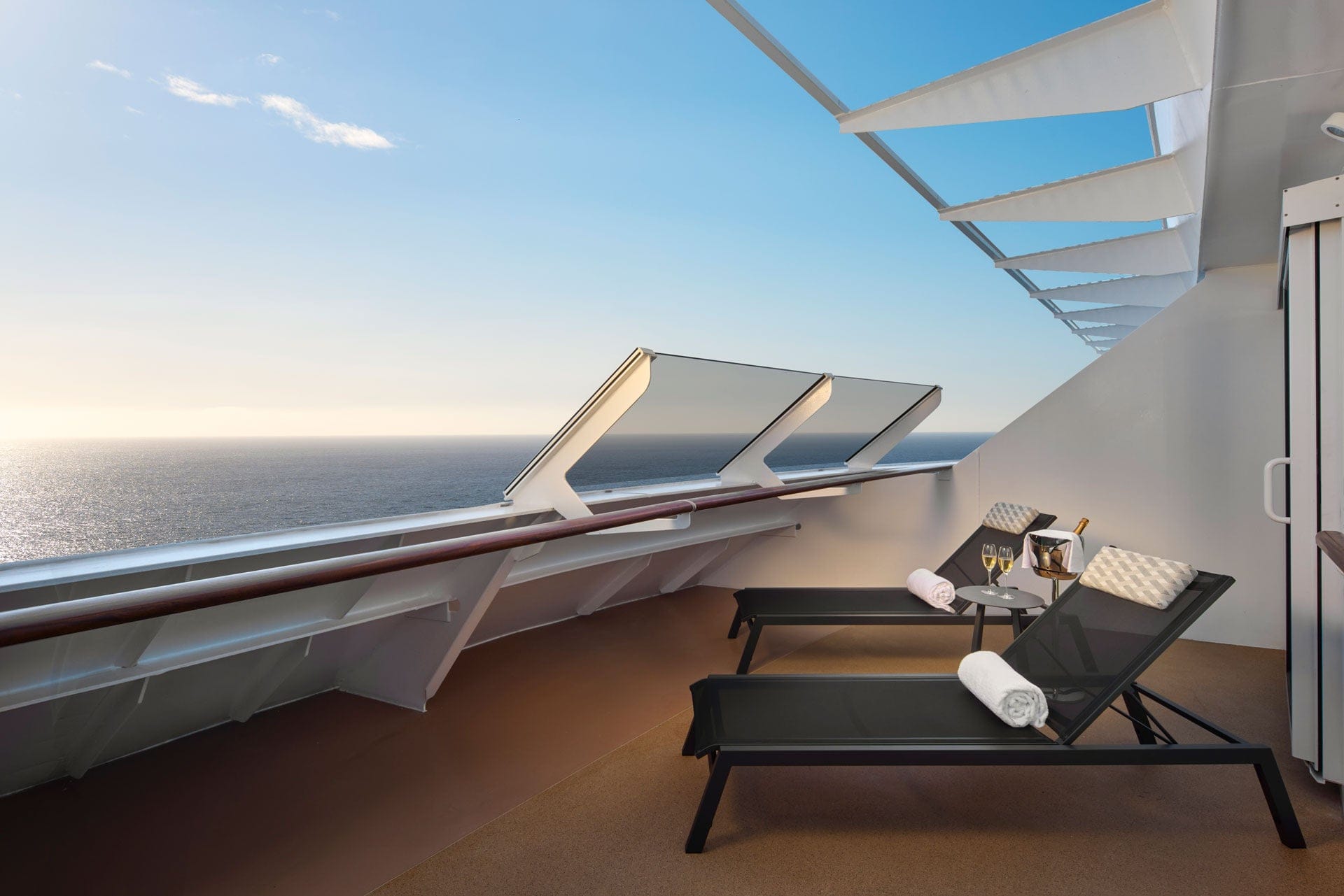 Suite with Large Balcony, Norwegian Prima