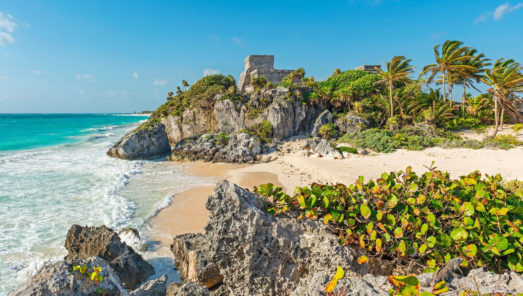 The maya ruins of Tulum with its idyllic beach by the Caribbean Sea, Quintana Roo state, Yucatan Peninsula, Mexico.
