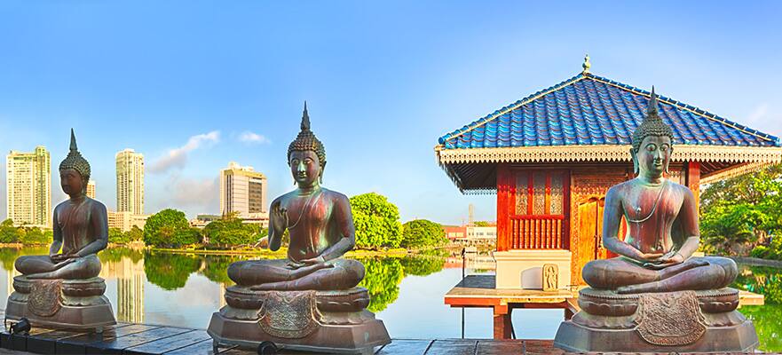 Haz un recorrido por el templo budista Seema Malaka en Colombo.