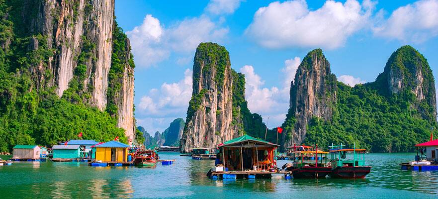 Las magníficas islas de piedra caliza de la Bahía de Ha Long.