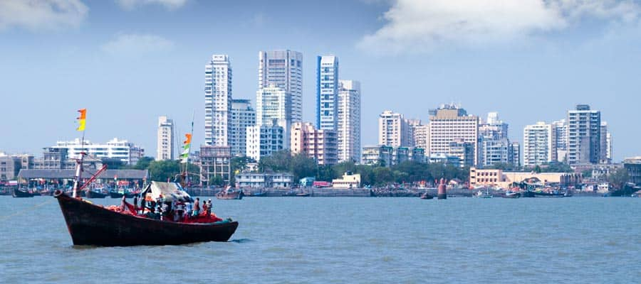 Paisaje urbano de India en tu crucero a Mumbai