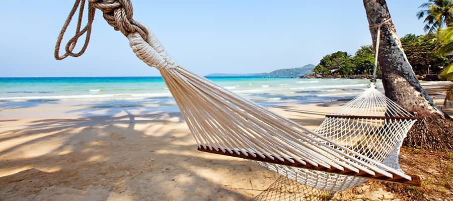 Relájate en la playa durante tu próximo crucero a las Bahamas