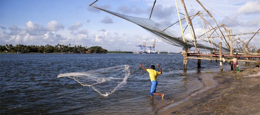 Pescador en cruceros a Cochin
