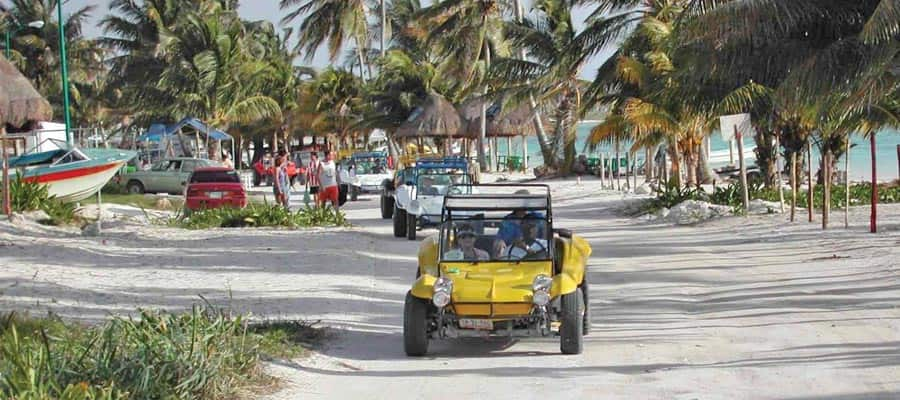 Buggy entre las dunas en Costa Maya, México