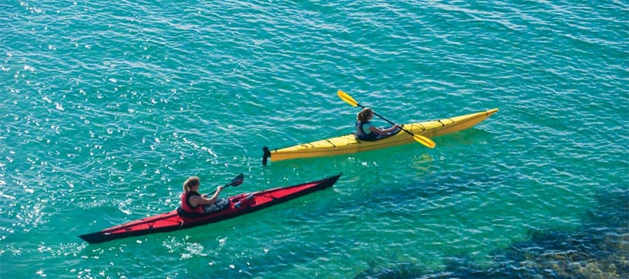 Pasea en kayak en las aguas cristalinas de Cabo San Lucas