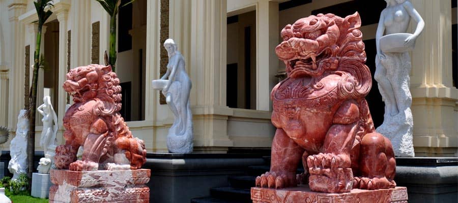 Dragones de mármol en cruceros a Da Nang