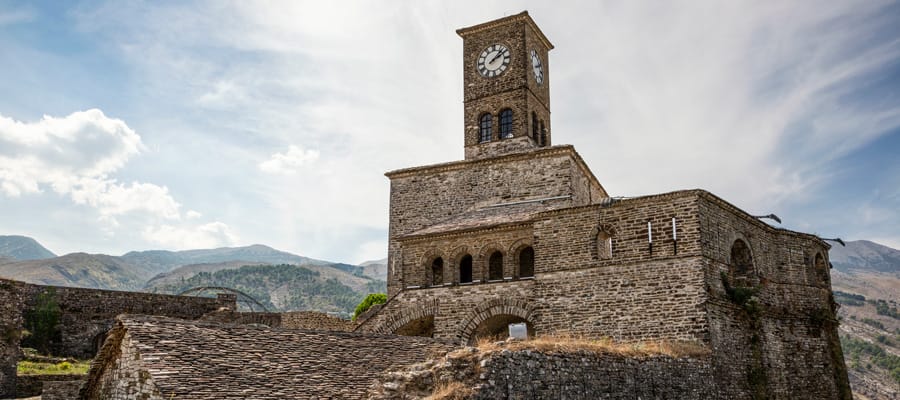 Visita la Capilla de San Nicolás del siglo 17.