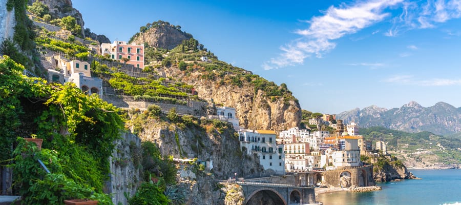 Entra en un cuento de hadas mientras paseas por la Costa Amalfitana en Sorrento.