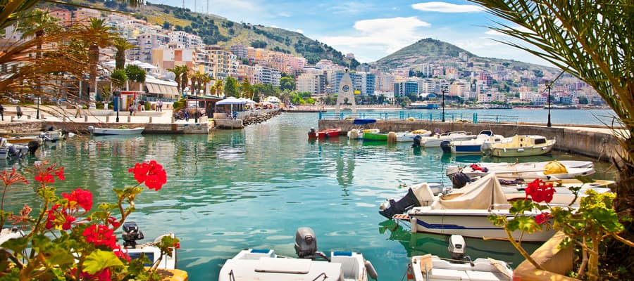 Explora lo mejor de la Riviera albanesa en Sarandë.