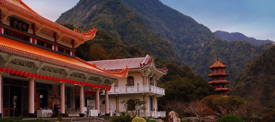 Visita a uno de los tantos templos del condado de Hualien.