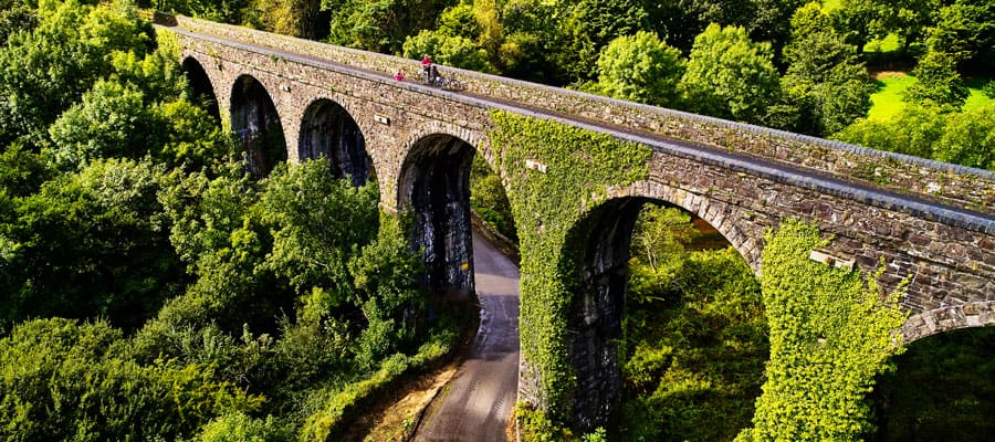 Waterford Greenway, una antigua vía férrea, es ahora un lugar principal para el excursionismo