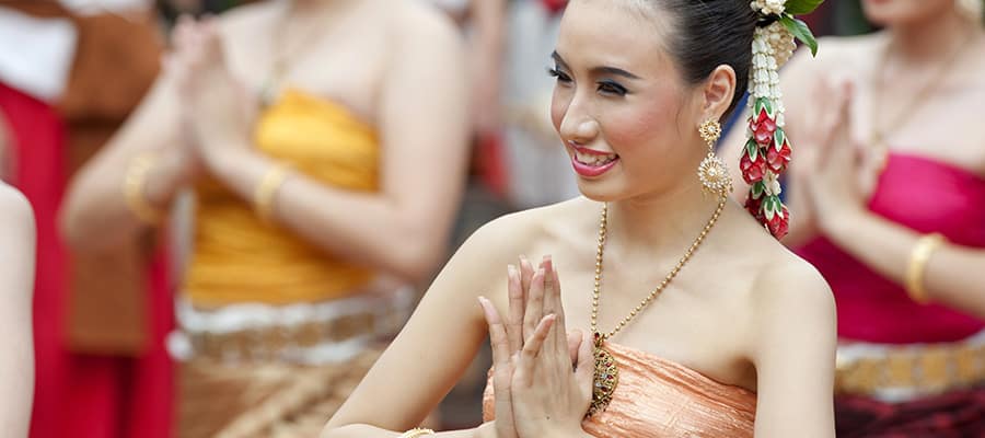 No puedes dejar de ver una danza tailandesa tradicional en un crucero a Phuket