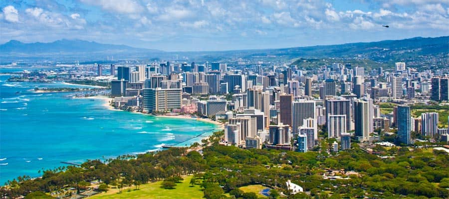 Hermoso paisaje de la ciudad en tu crucero a Honolulu