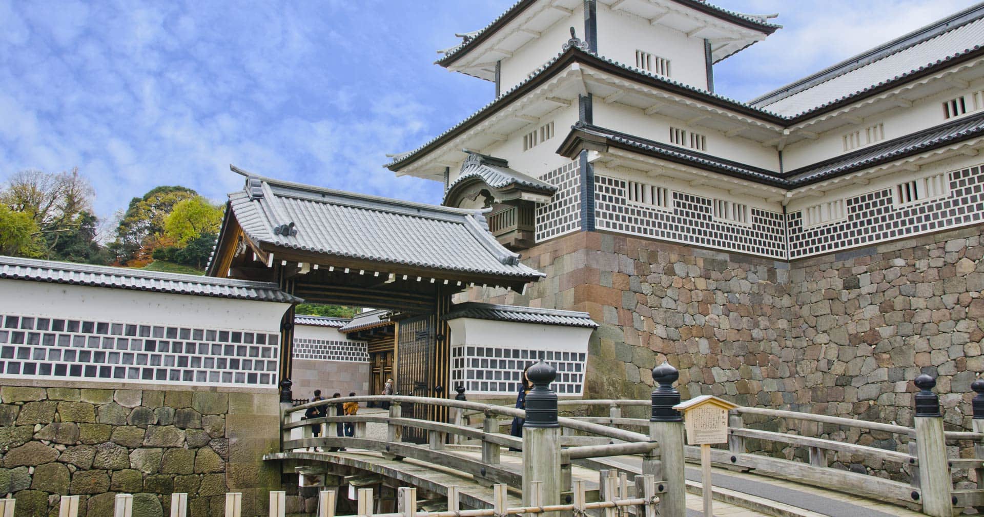 Recorre los jardines de Kenrokuen y el castillo de Kanazawa 