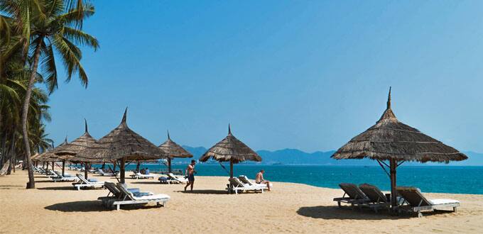 Disfruta del sol a lo largo de las tranquilas costas de Nha Trang.