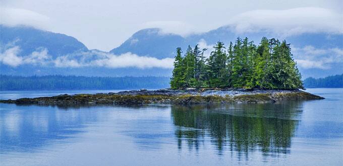 Maravíllate ante la serenidad del Misty Fjord.