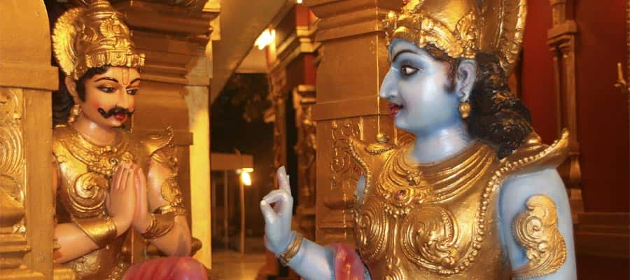 Sermón del dios Krishna en tu crucero a Mangalore