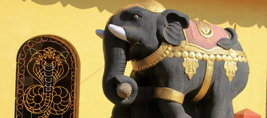 Estatua de elefante en cruceros a Mangalore