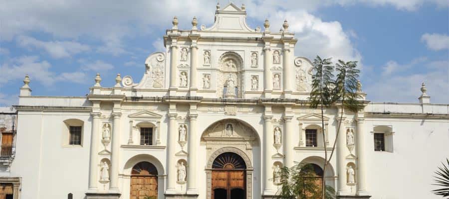 La Catedral de Antigua en tu crucero por el Canal de Panamá