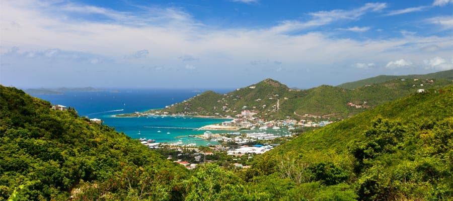 Vista aérea de Tórtola en tu crucero por el Caribe